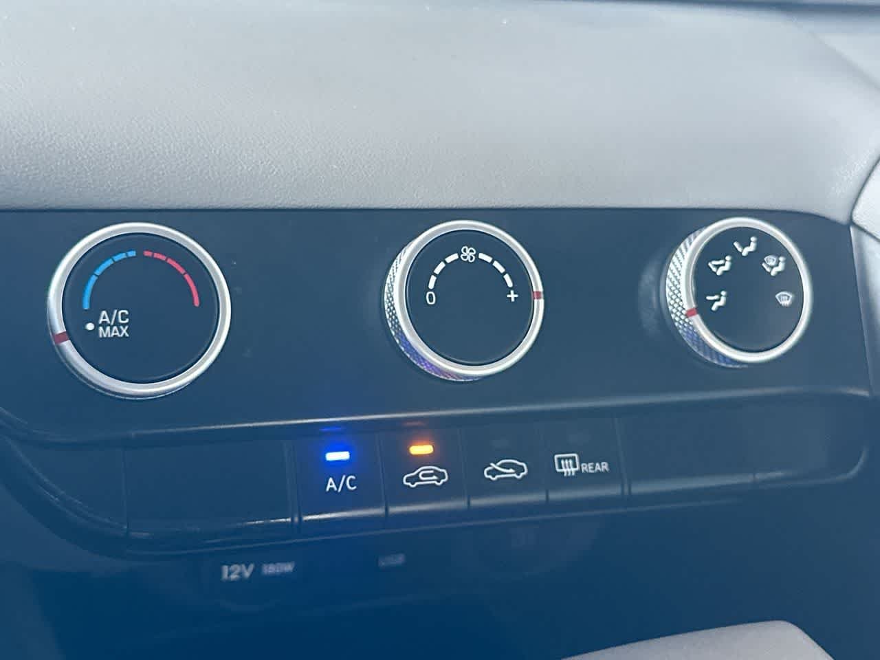 2025 Hyundai Elantra SE - Photo 20