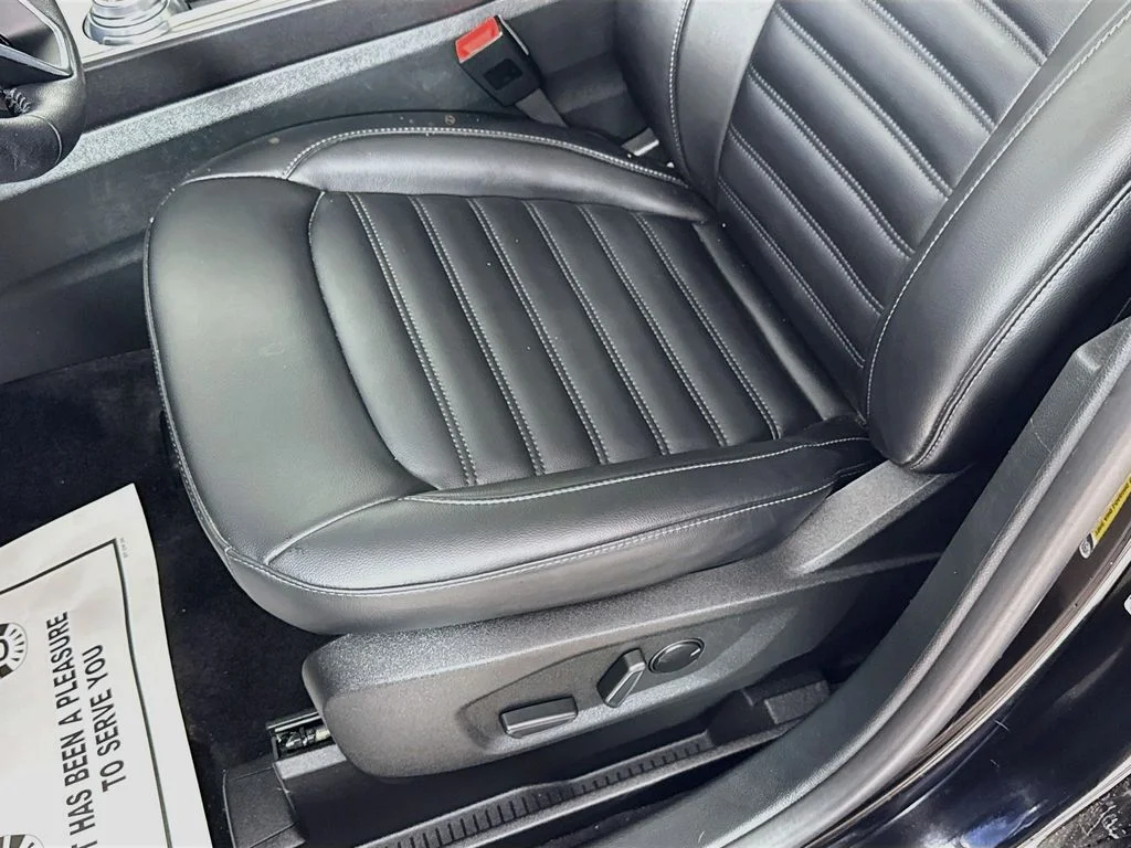 Used 2023 Agate Black Metallic Ford SEL image 21