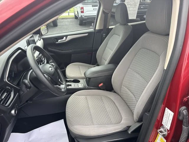 Used 2020 Rapid Red Metallic Tinted Clearcoat Ford SE image 15