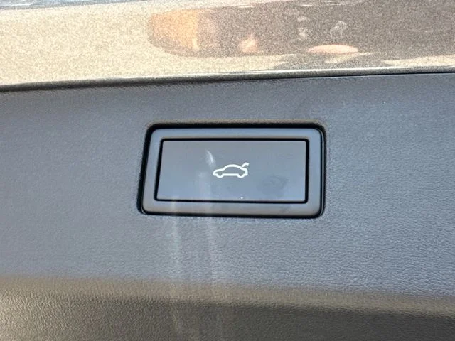 New 2026 Platinum Gray Metallic Volkswagen 2.0T SE image 14