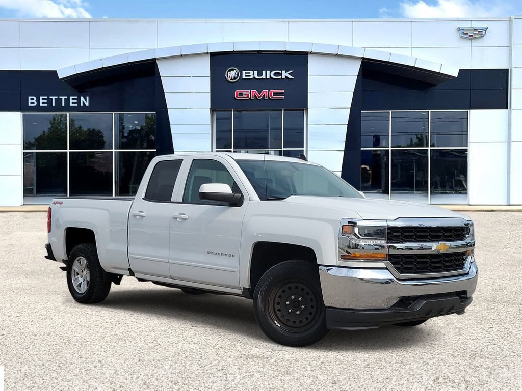 Used 2017 SUMMIT WHITE Chevrolet LT image 1