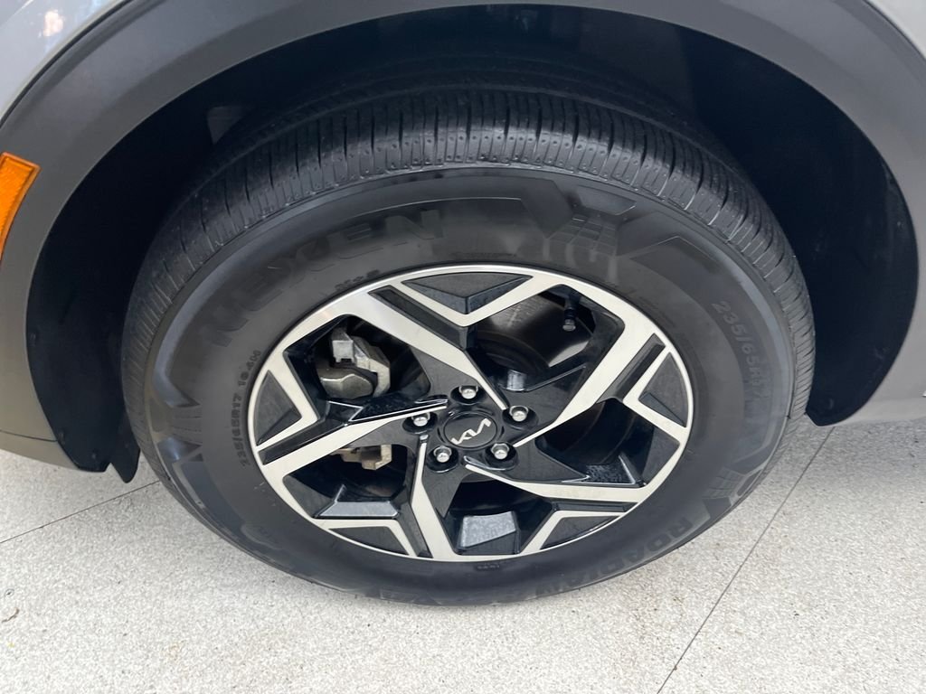 Used 2025 Gray Kia LX image 9