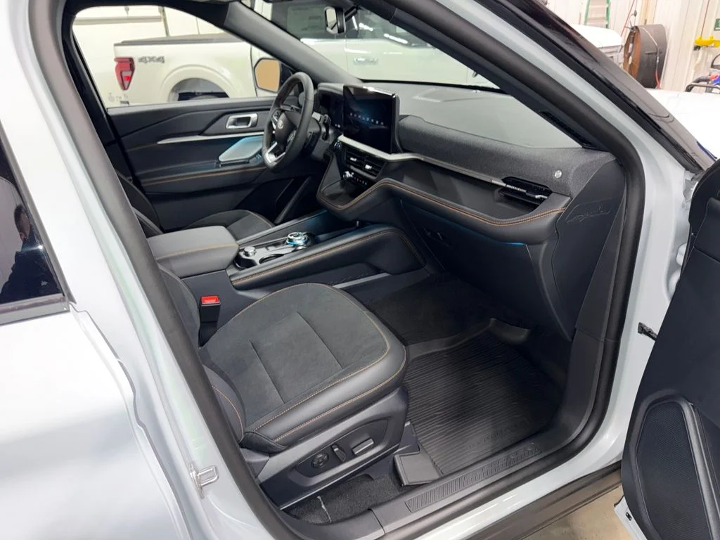 New 2026 White Ford Tremor image 21
