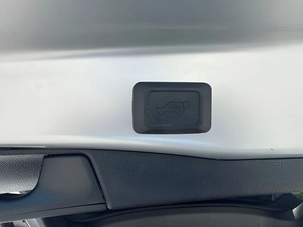 Used 2025 Silver Toyota XLE image 20