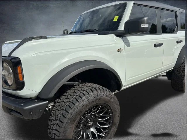 Used 2024 Green Ford Wildtrak image 9