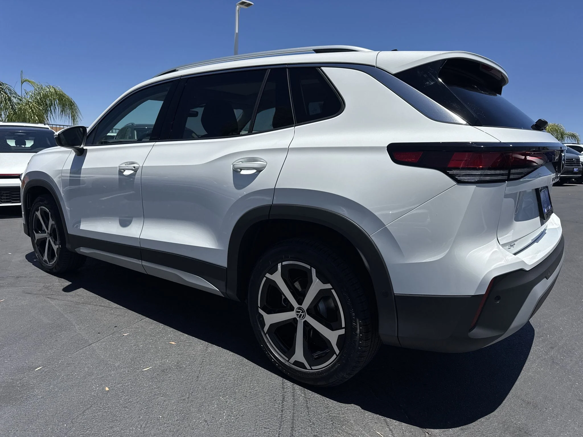 New 2026 Pure White Volkswagen SE image 5