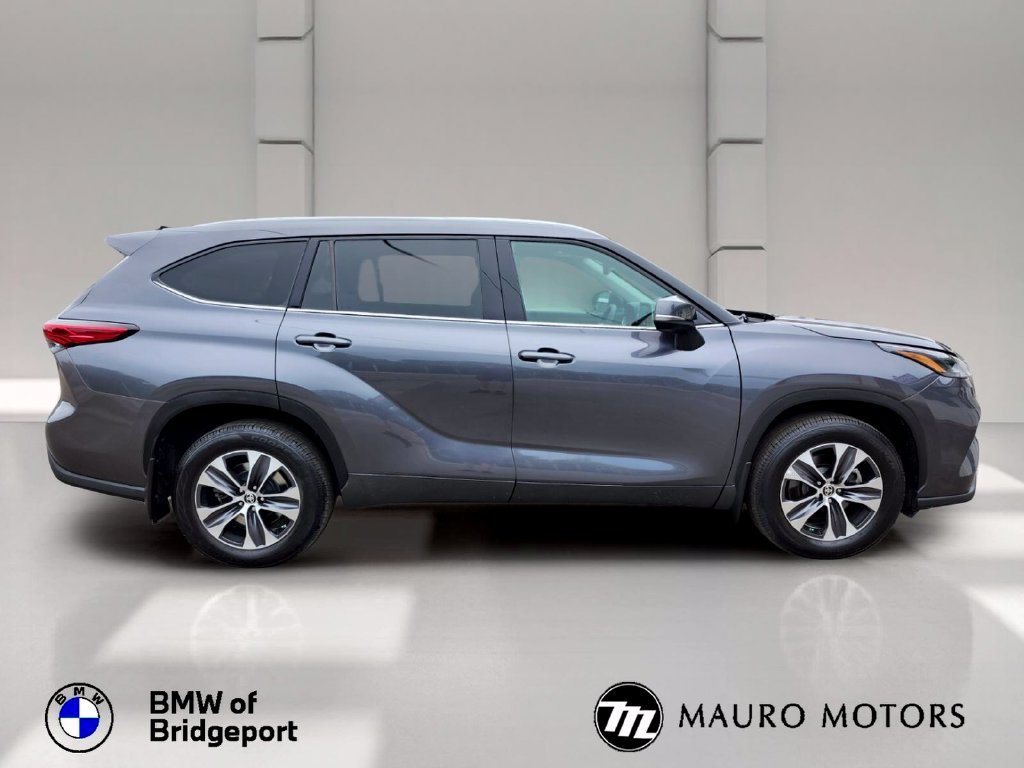 Used 2022 Gray Toyota XLE image 7