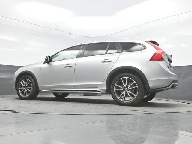 Used 2017 Silver Volvo T5 image 36