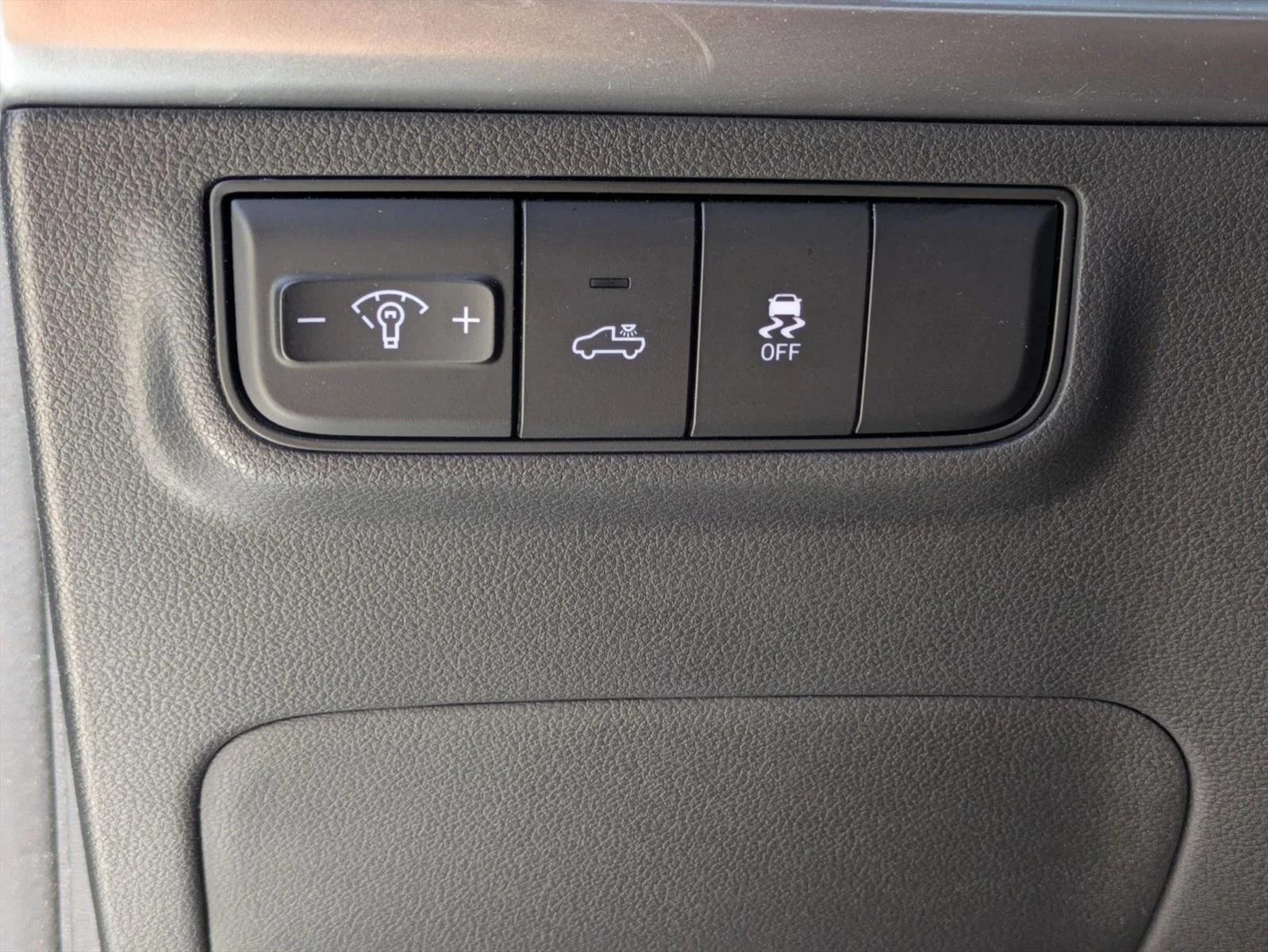Used 2025 Atlas White Hyundai SEL Activity image 12