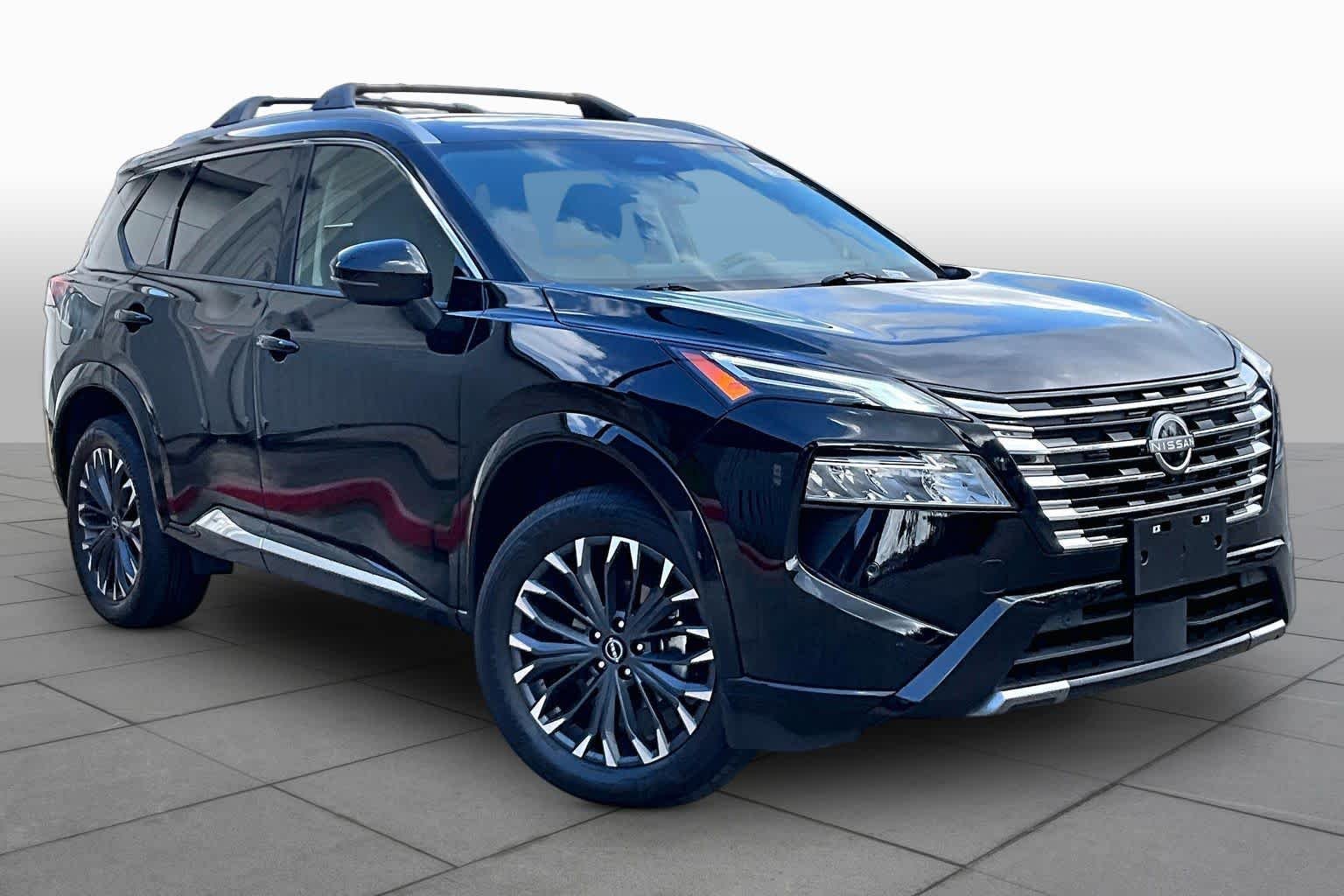 Used 2025 Super Black Nissan Platinum image 3