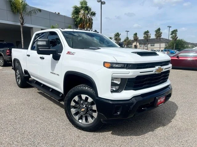 Used 2025 White Chevrolet Custom image 1