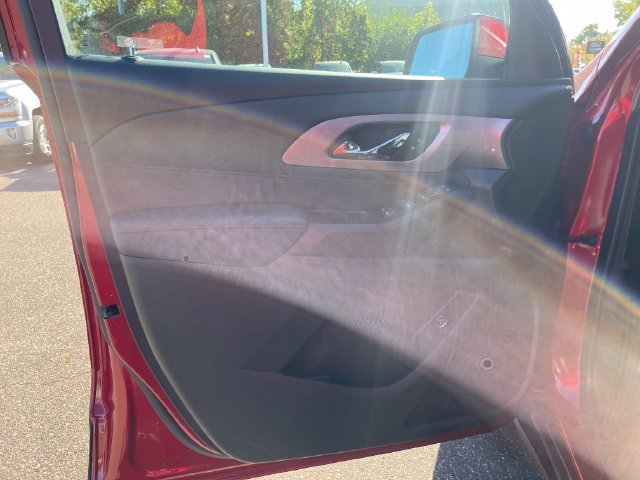 Used 2023 RADIANT RED TINTCOAT Chevrolet LT Cloth image 10