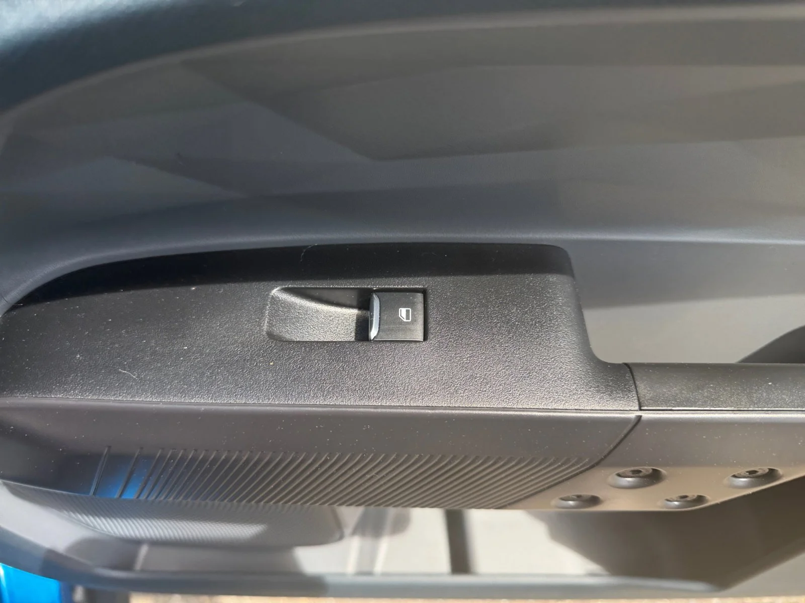 Used 2025 Blue Ford XL image 29