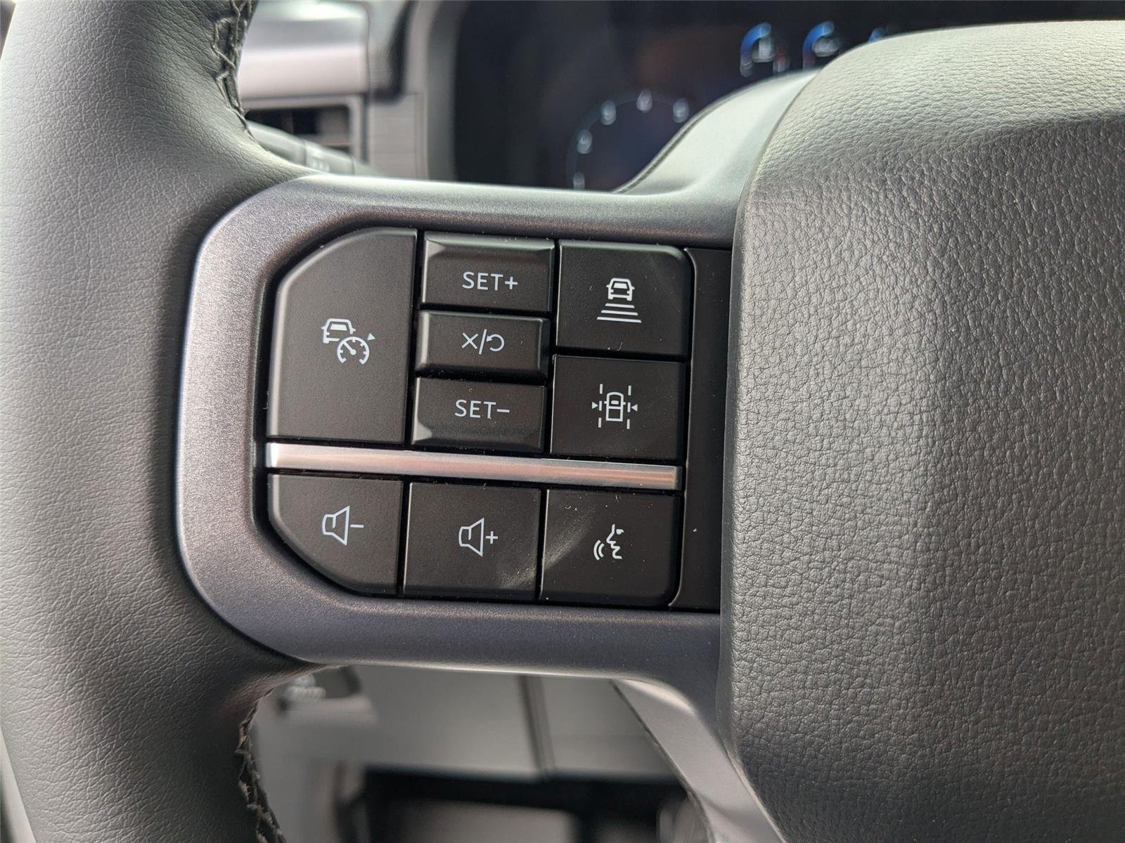 New 2026 Oxford White Ford XLT image 17