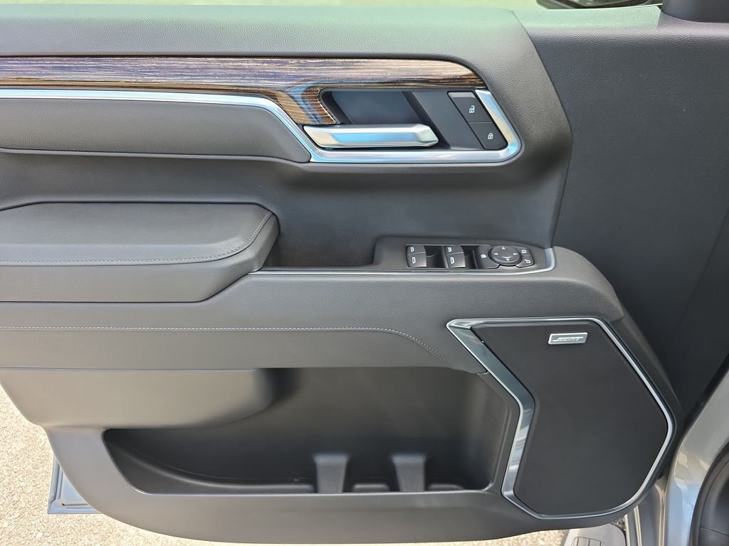 Used 2026 Silver GMC Elevation image 18