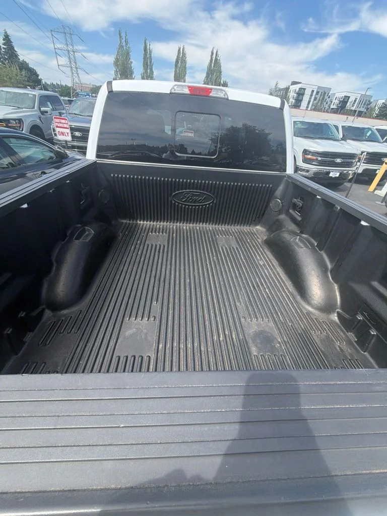 Used 2016 White Ford Lariat image 7
