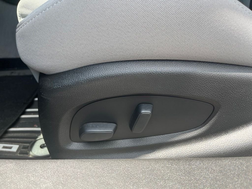 Used 2022 Gray Chevrolet 1LT image 11