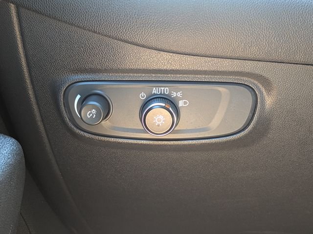 Used 2021 White Chevrolet LS image 25