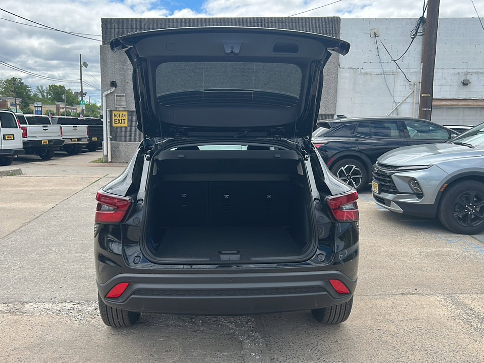 New 2026 Mosaic Black Metallic Chevrolet LT image 11