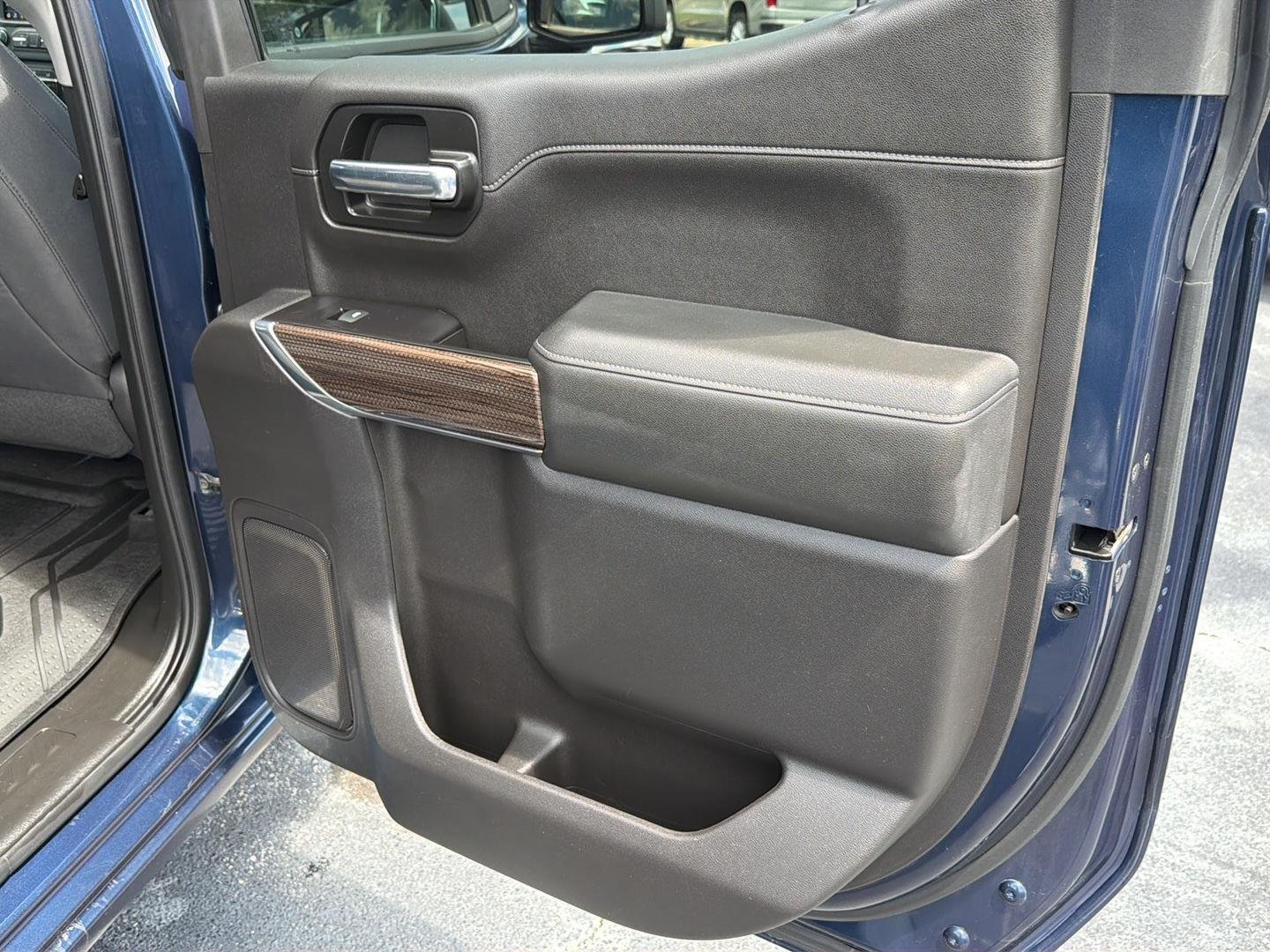 Used 2019 Northsky Blue Metallic Chevrolet RST image 15