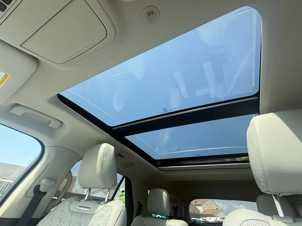 Used 2025 White Ford Platinum image 30