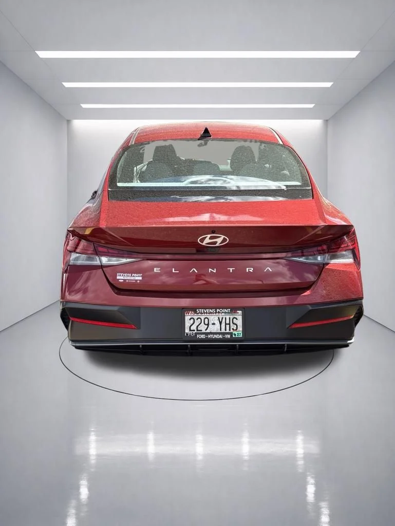 Used 2024 Ultimate Red Hyundai SEL image 4