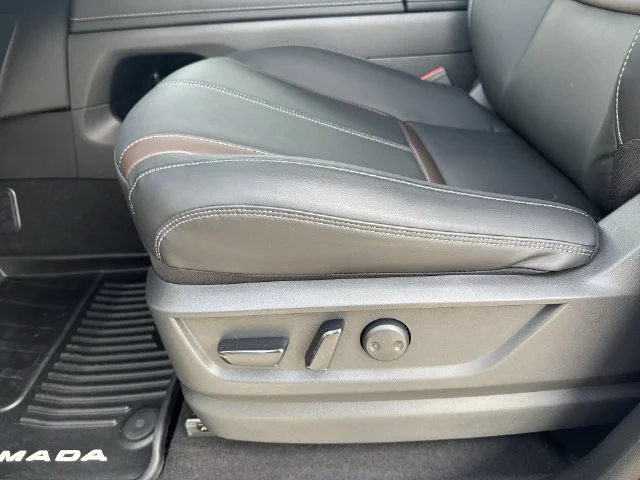 Used 2025 Gray Nissan SL image 31