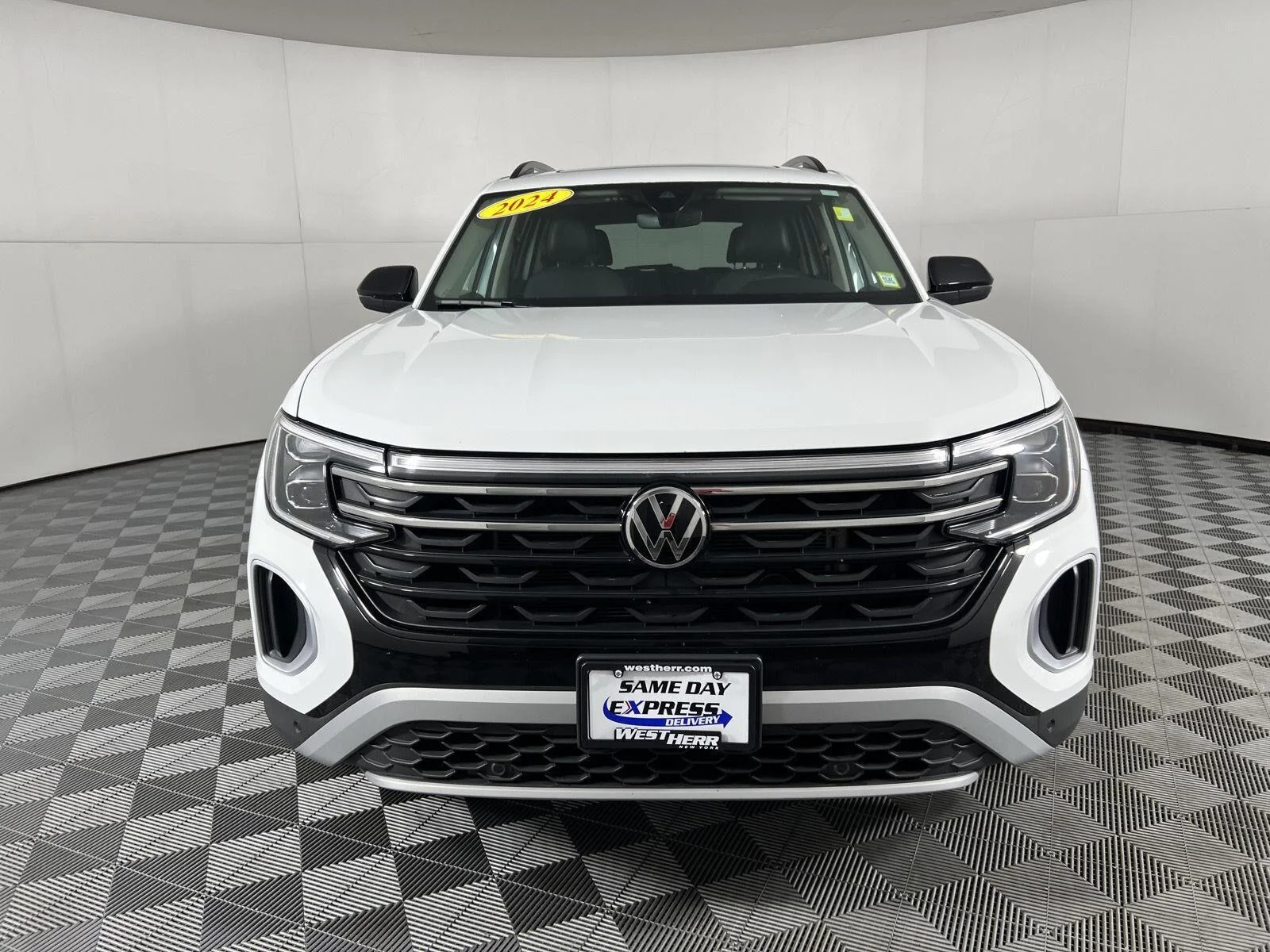 Used 2024 Pure White Volkswagen 2.0T Peak Edition SE w/Technology image 3