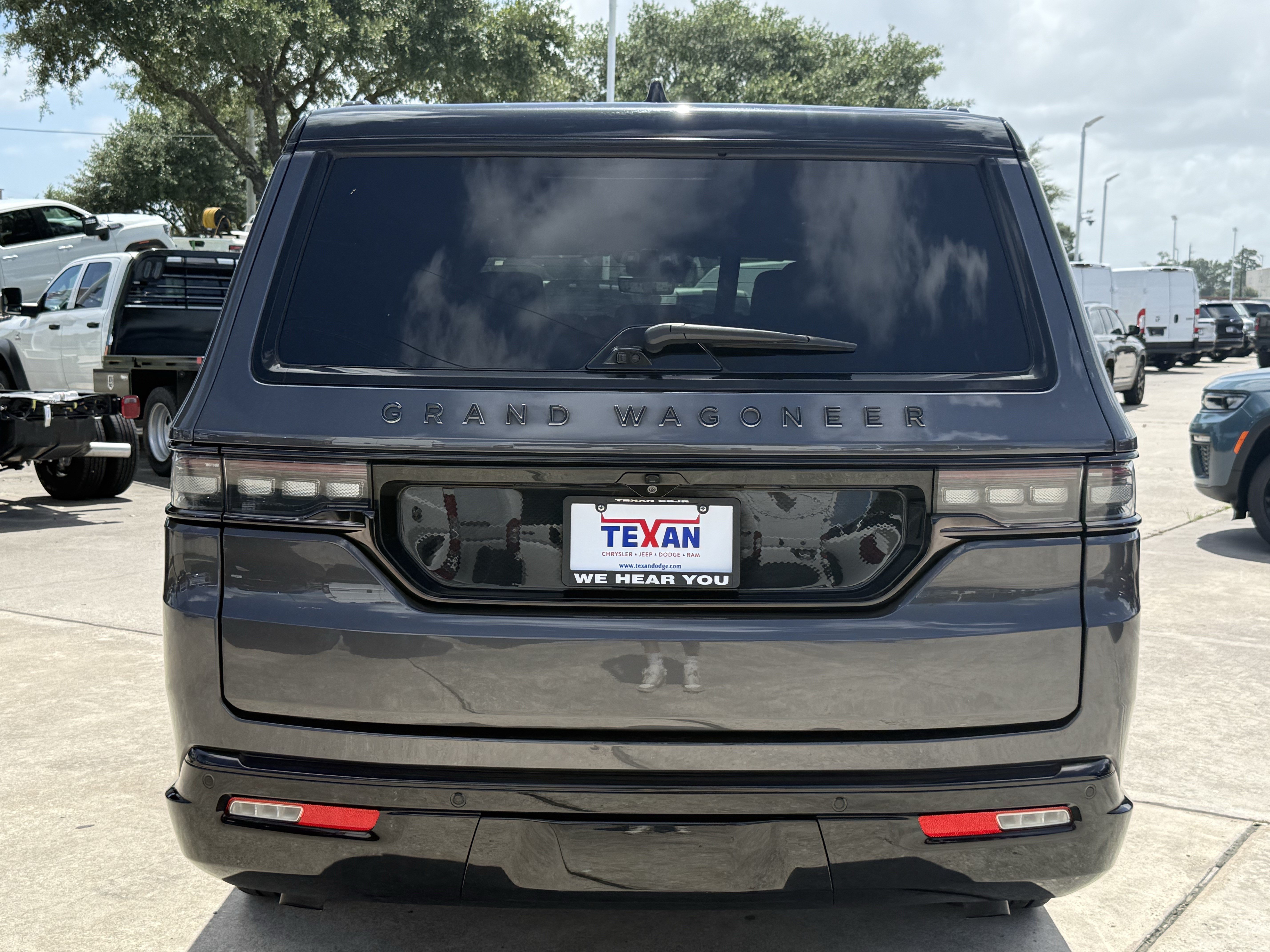 Used 2024 Baltic Gray Metallic Clearcoat Jeep  image 5