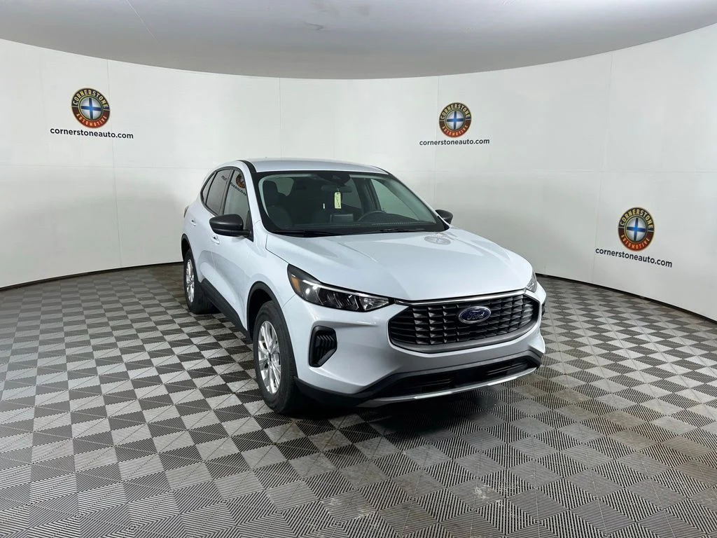 Used 2025 Silver Ford Active image 18