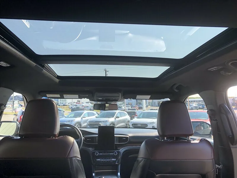 Used 2022 Grey Ford Platinum image 23