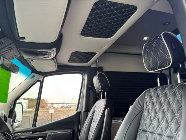 New 2026 Iridium Silver Mercedes-Benz Discovery Touring image 17
