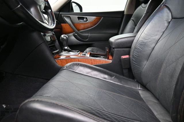 Used 2016 Black INFINITI Base image 23