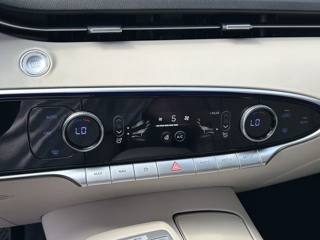 Used 2024 White Genesis 2.5T image 29