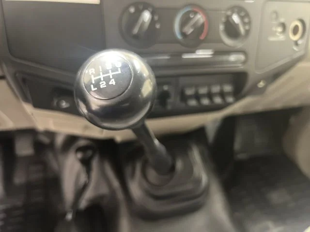 2008 Ford F-550 - Photo 13