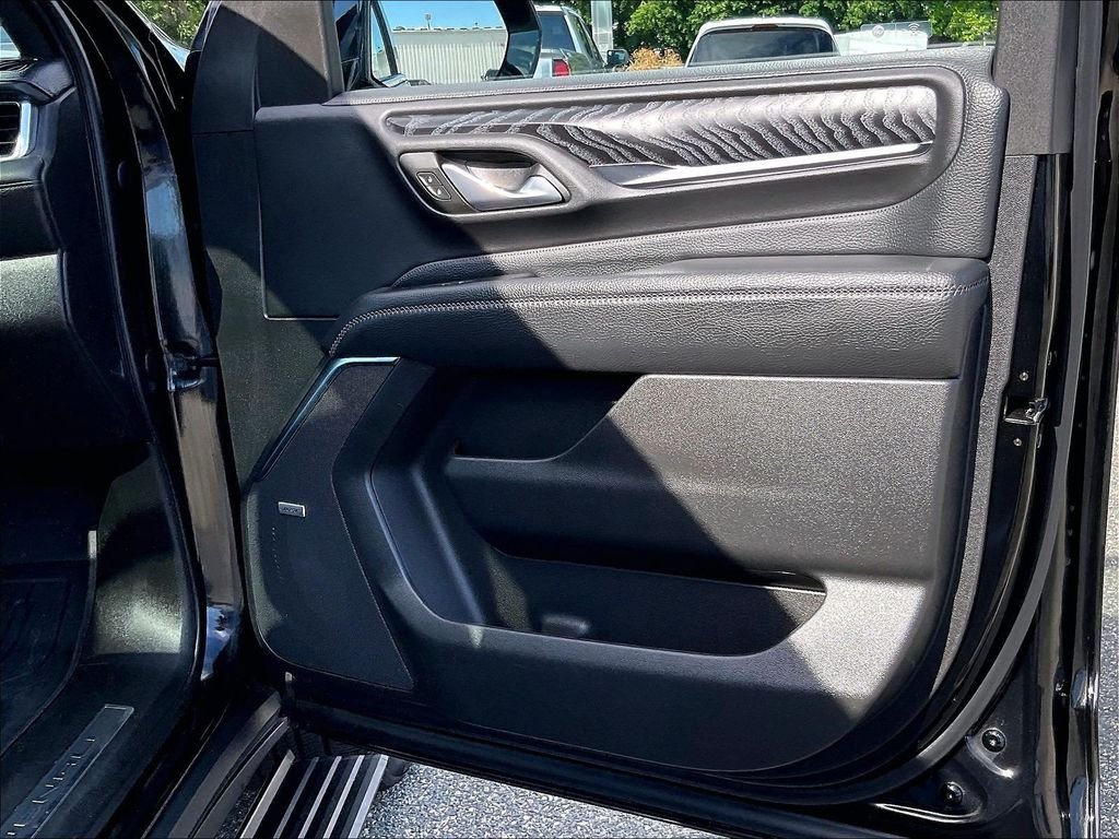 Used 2023 Black GMC Denali image 12