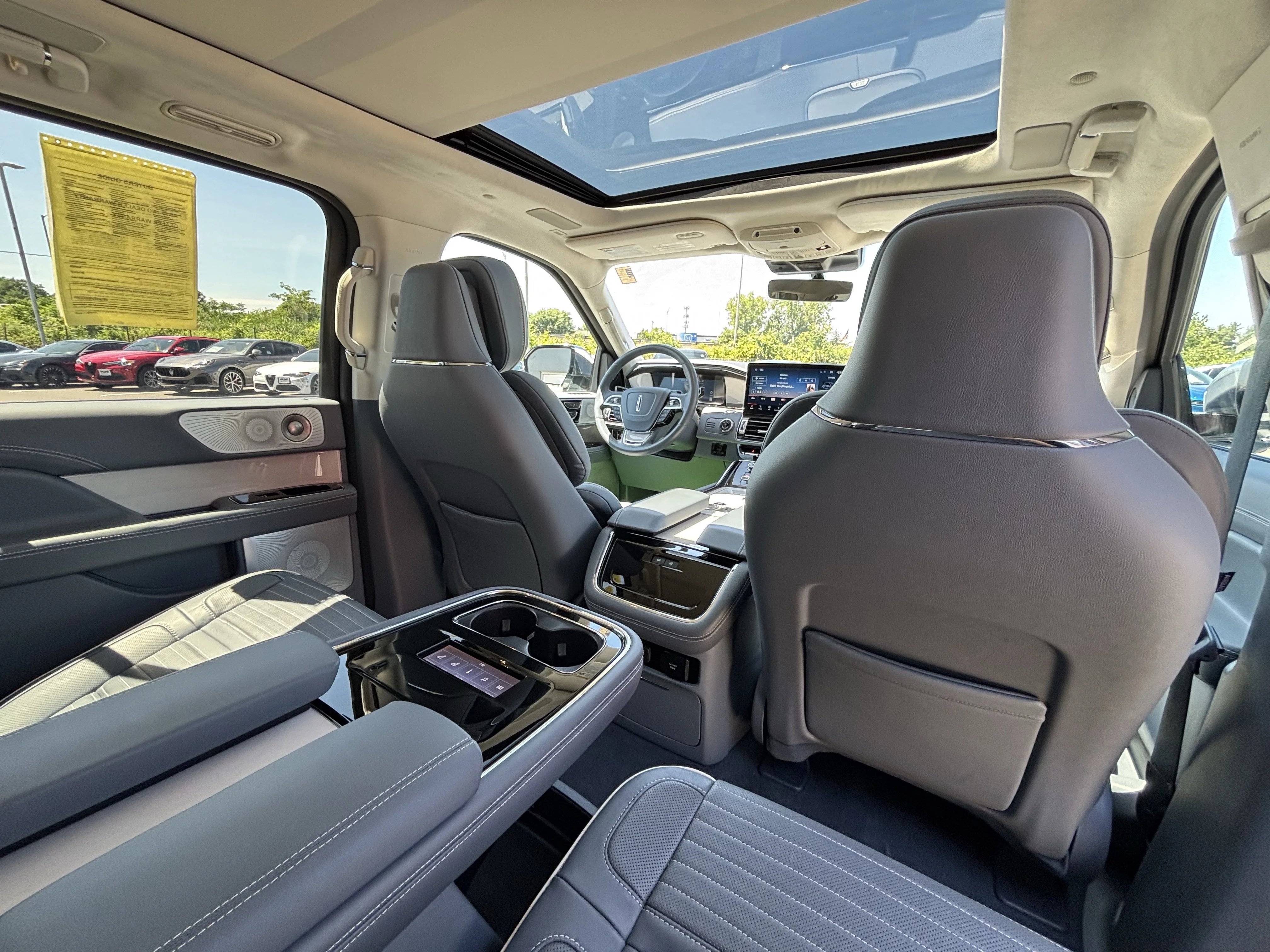Used 2023 Pristine White Metallic Tri-Coat Lincoln Black Label image 48