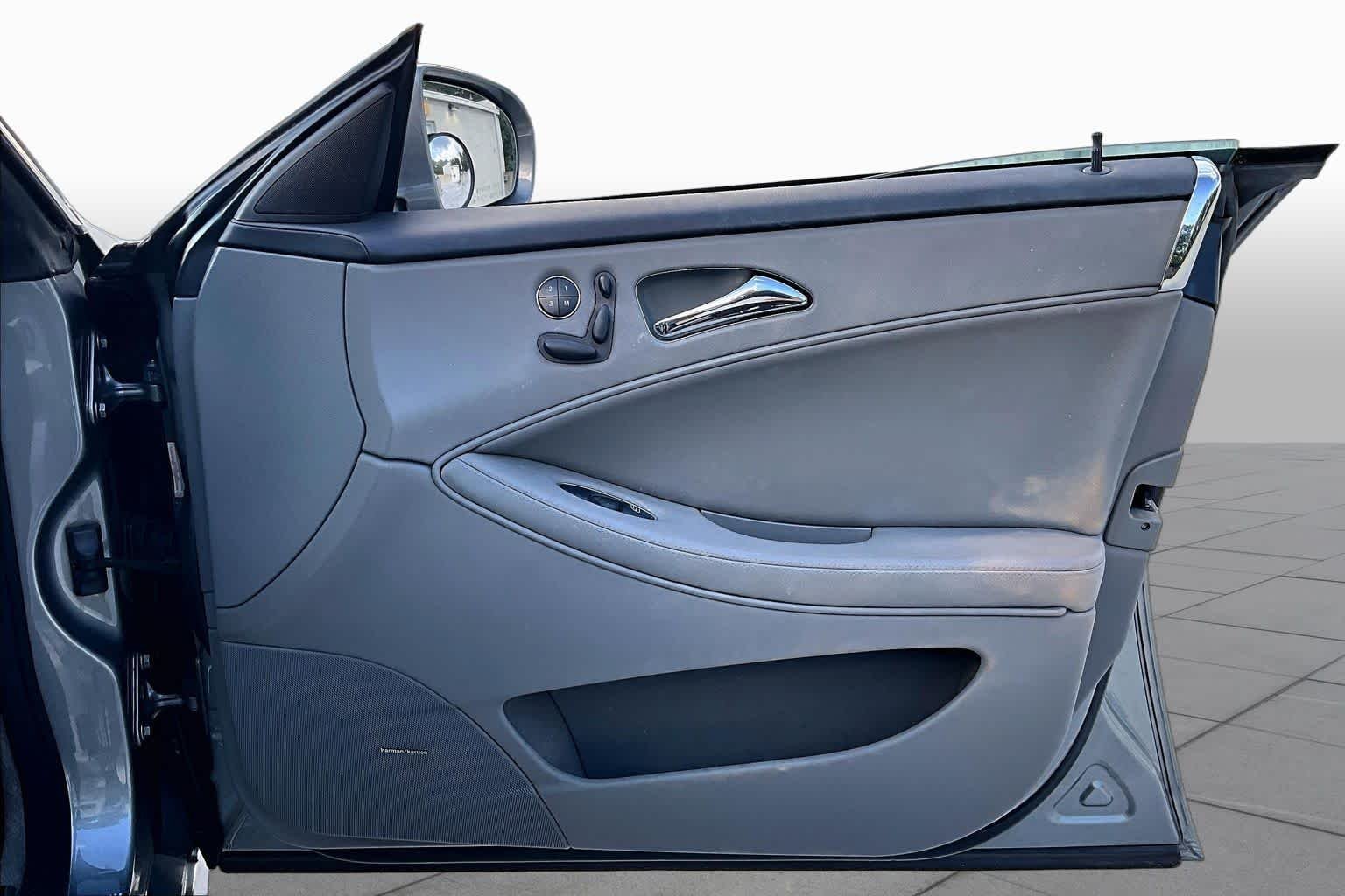 Used 2011 Flint Grey Metallic Mercedes-Benz CLS 550 image 21