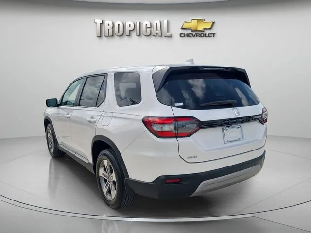 Used 2023 White Honda EX-L 8 Passenger image 2