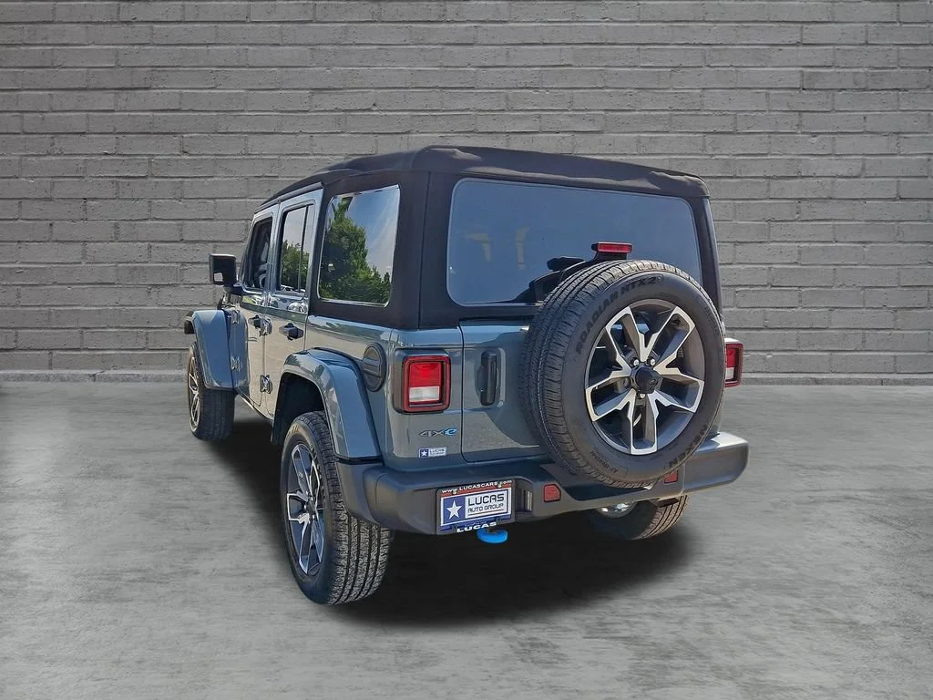 Used 2024 Anvil Clear Coat Jeep Sport S image 9