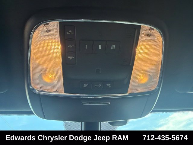 Used 2019 White Jeep Laredo image 25