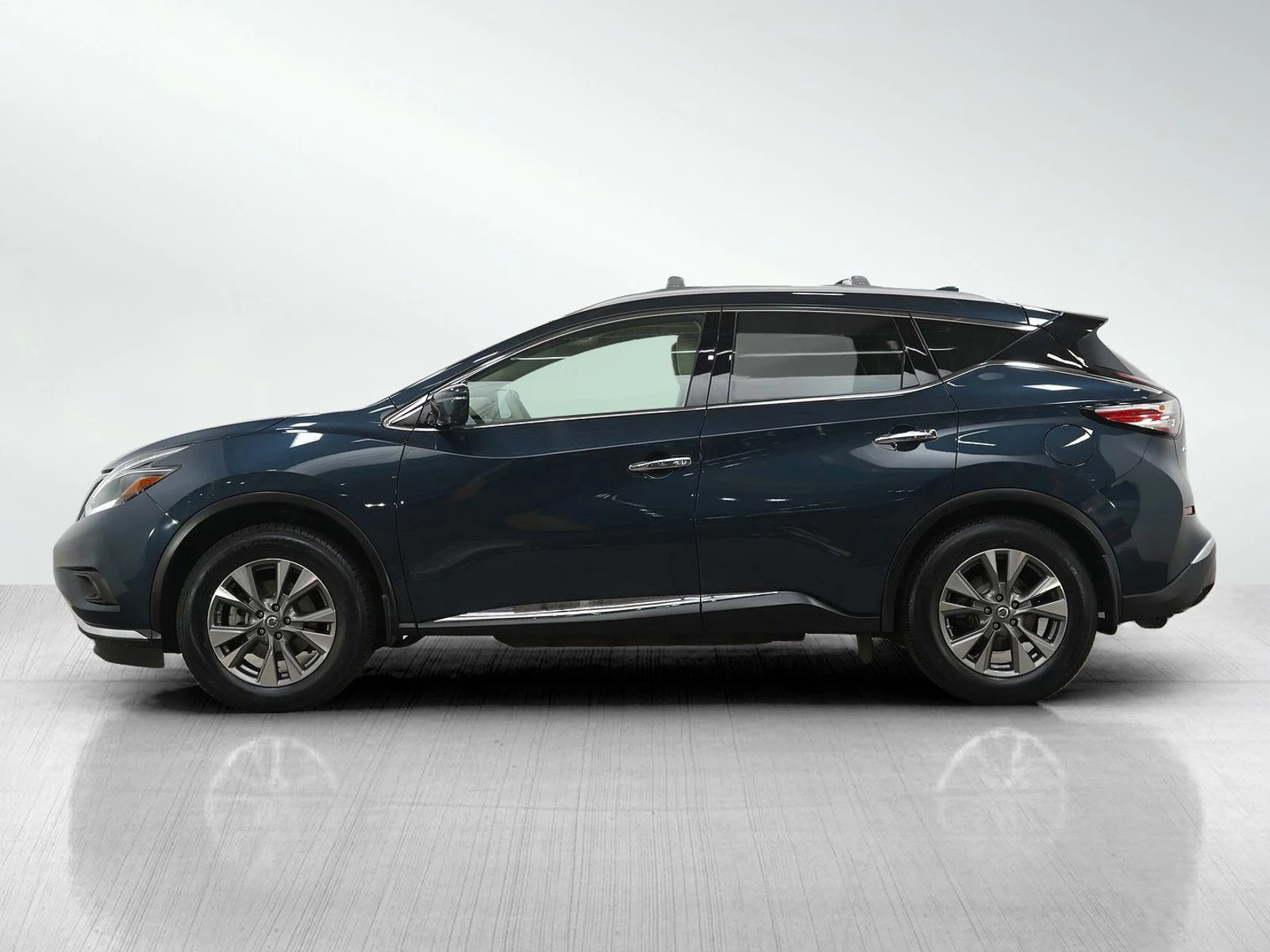 Used 2018 Nissan Murano SL with VIN 5N1AZ2MH5JN144987 for sale in Burnsville, Minnesota