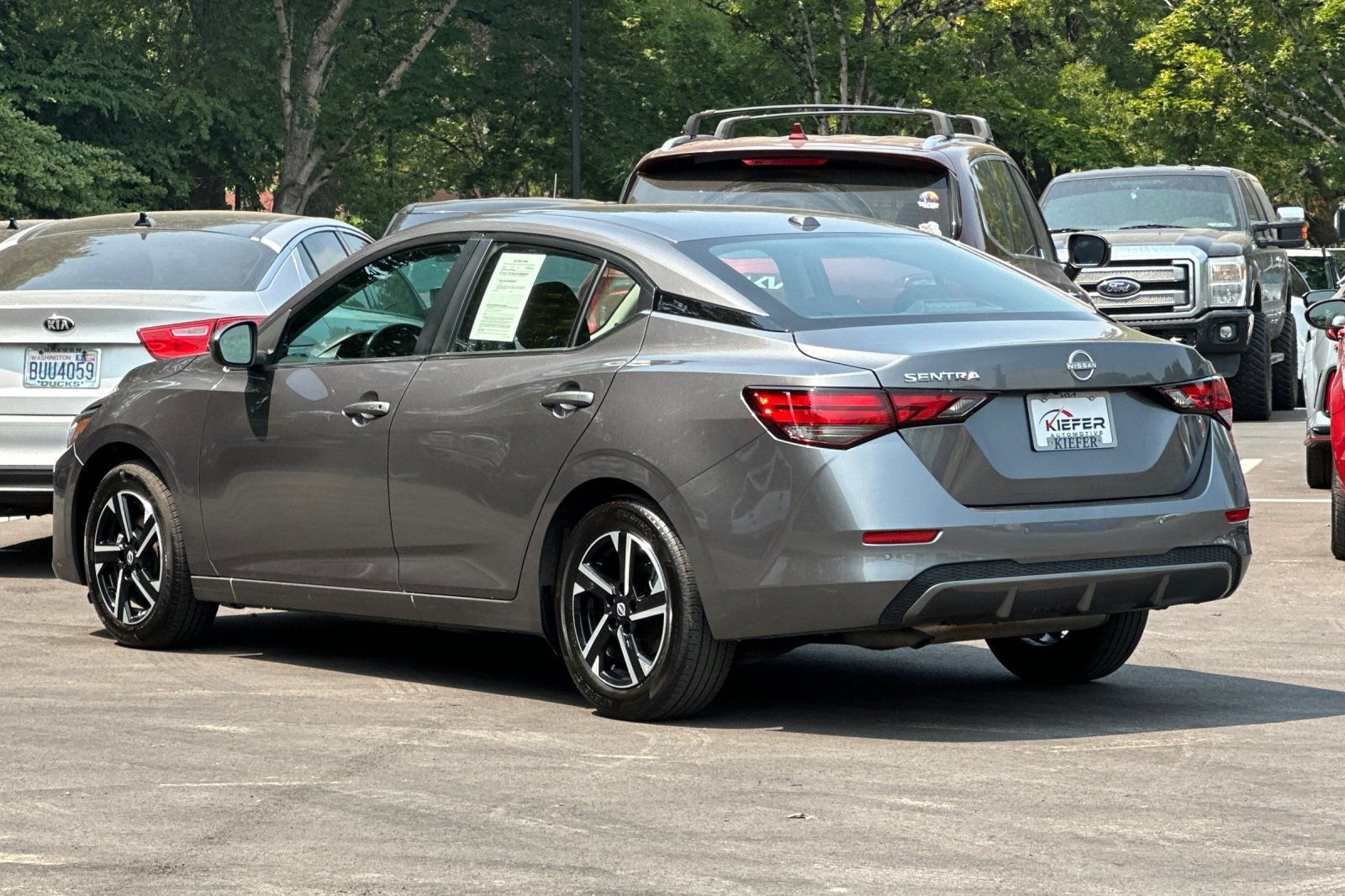 2025 Nissan Sentra SV - Photo 6