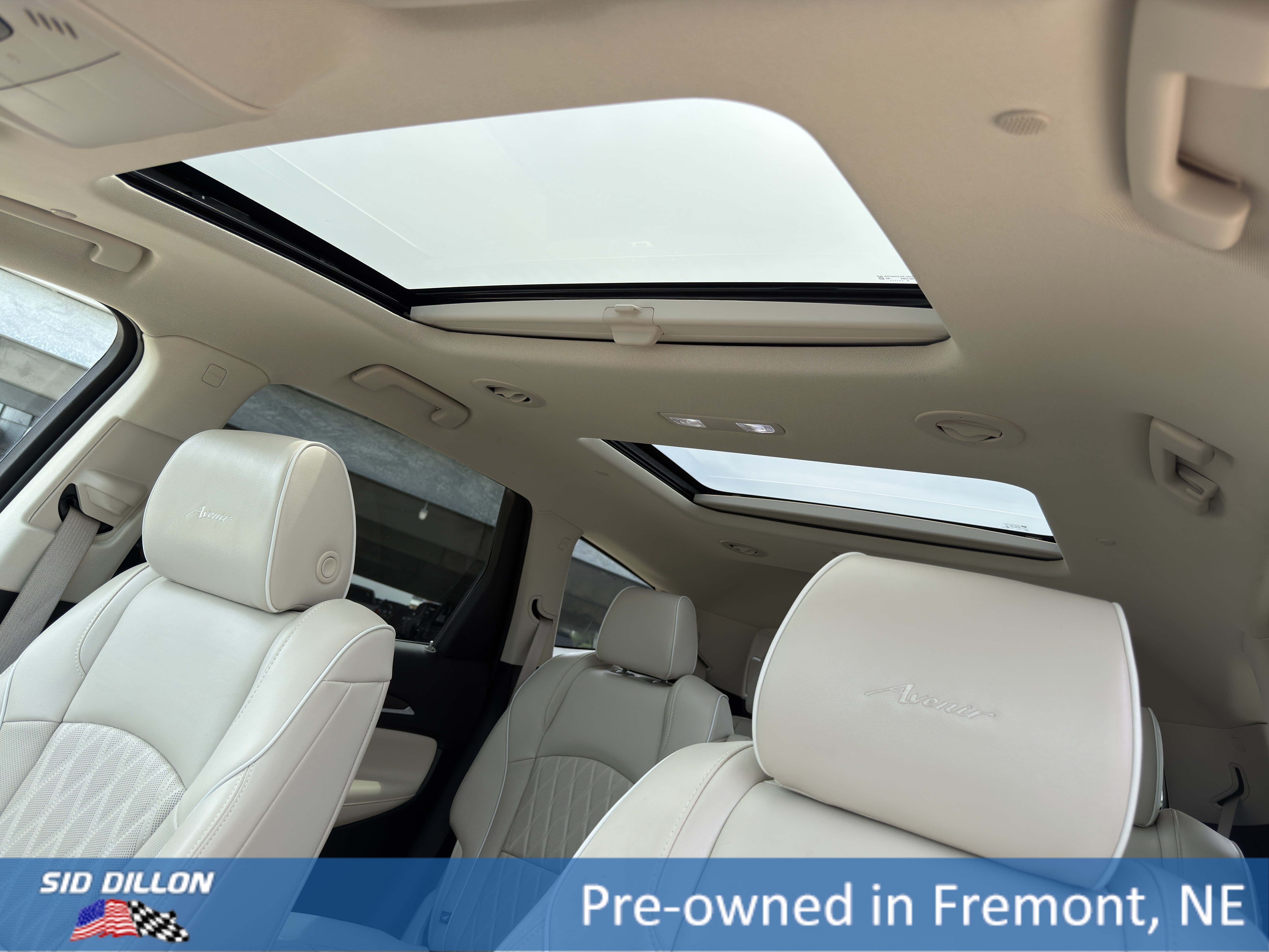 Used 2023 Emperor Blue Metallic Buick Avenir image 17