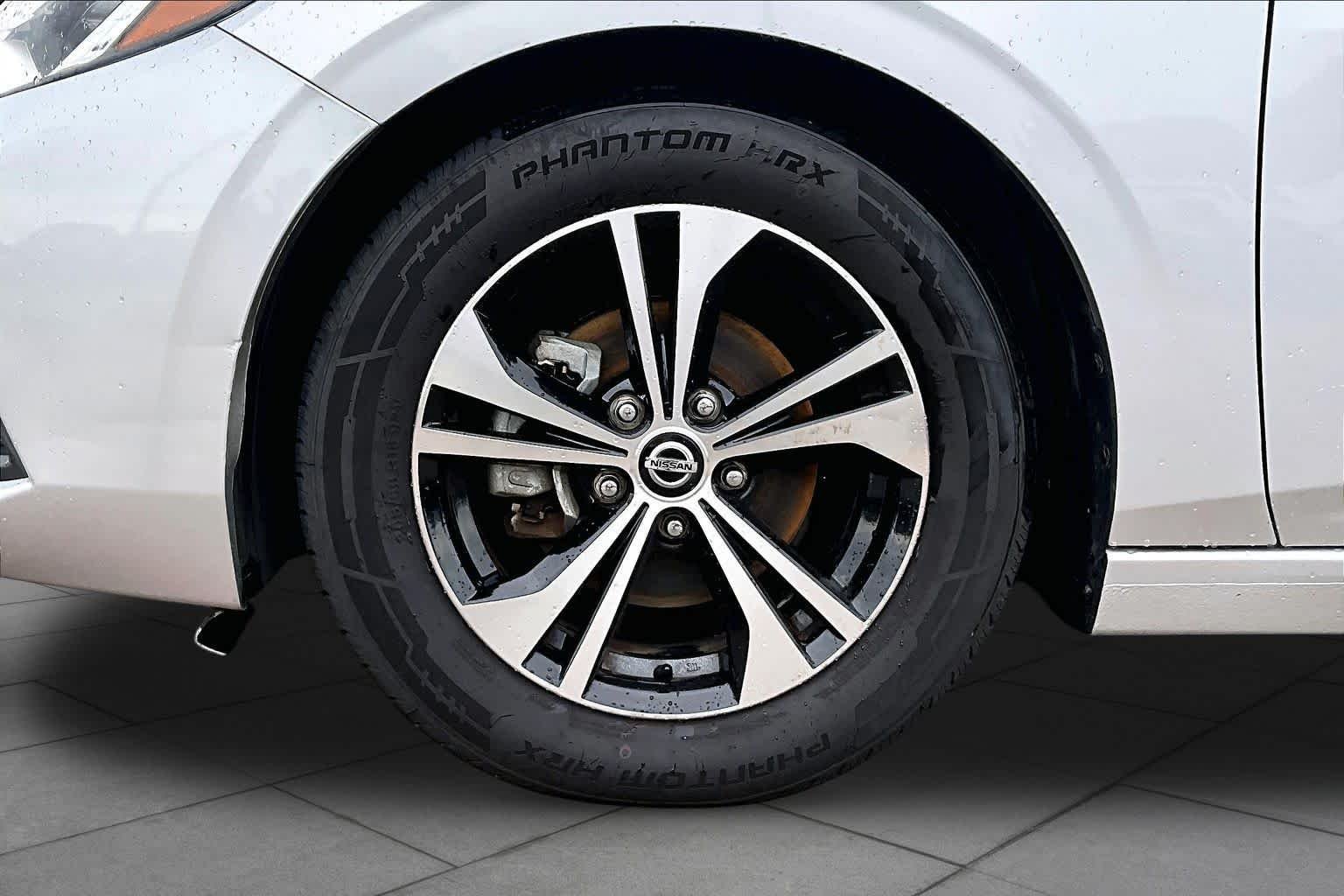 Used 2022 Brilliant Silver Metallic Nissan SV image 11