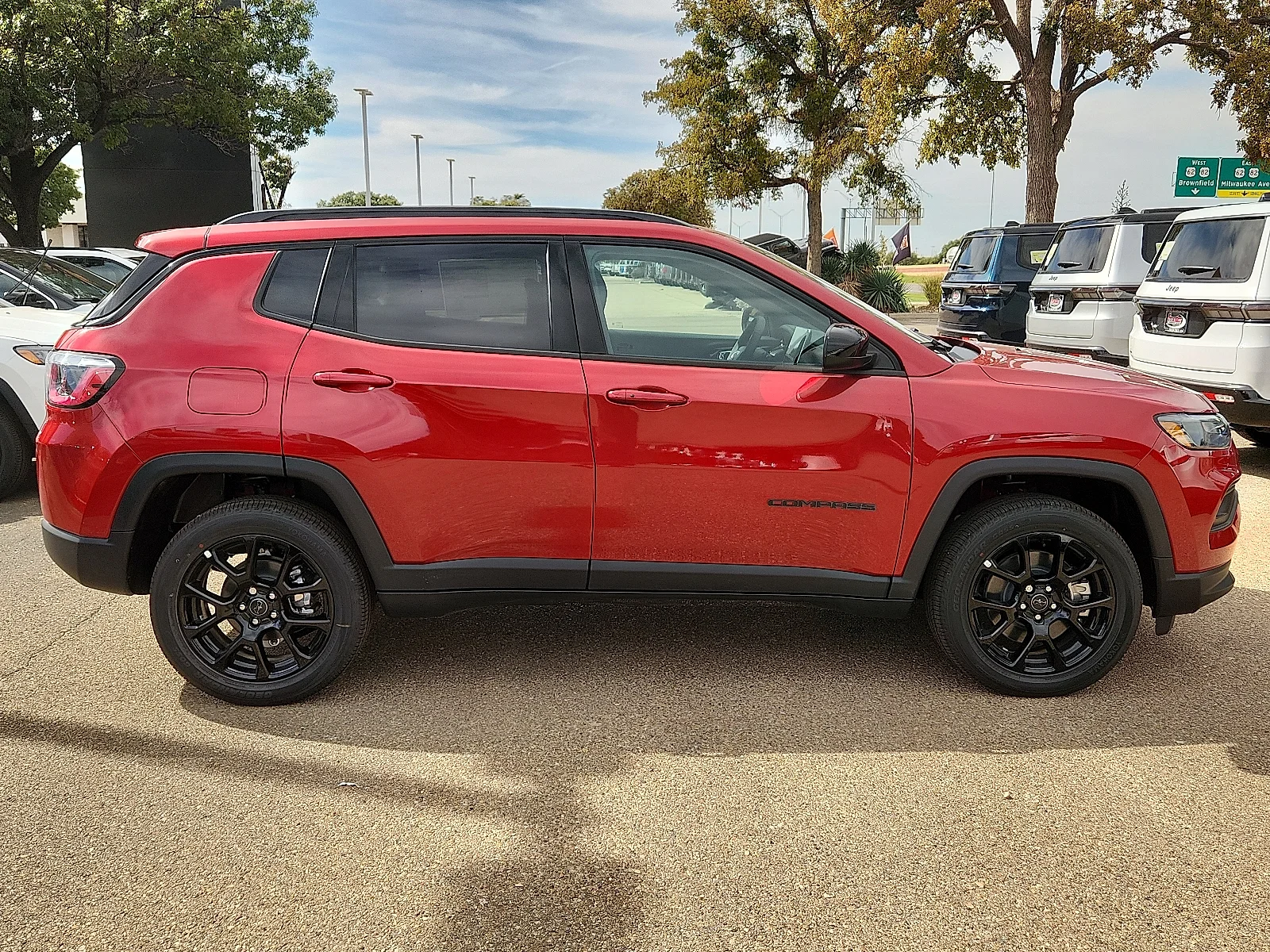 New 2027 Red Hot Pearl-Coat Paint Jeep LATITUDE ALTITUDE 4X4 image 5