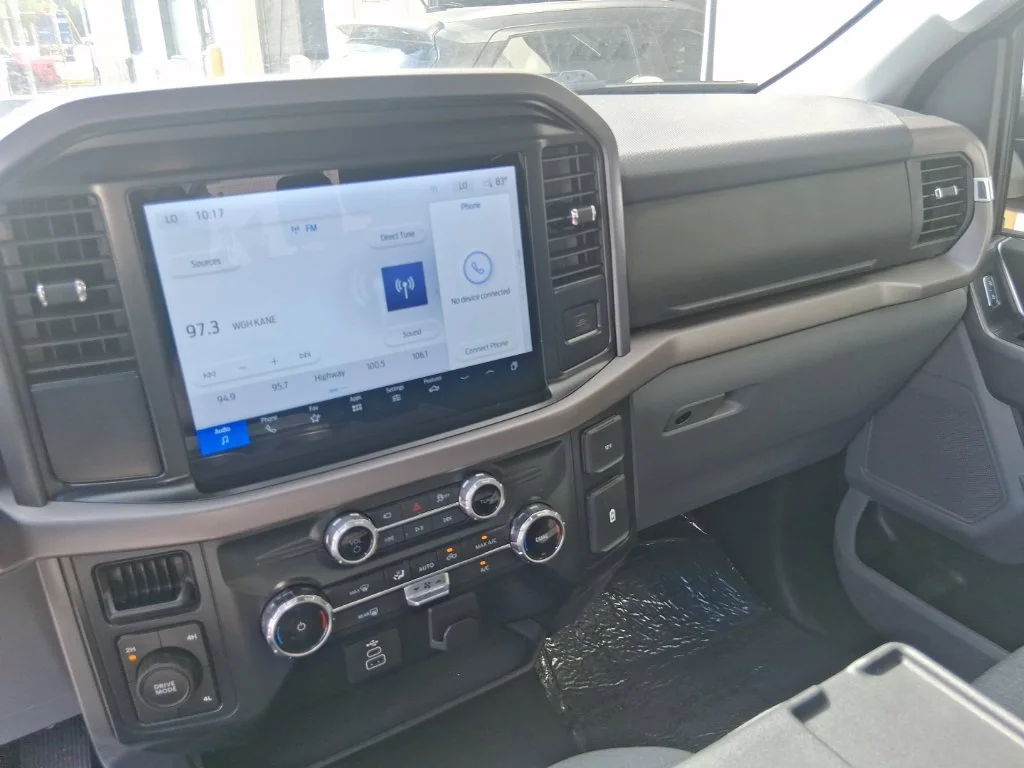 Used 2025 Blue Ford XLT image 11