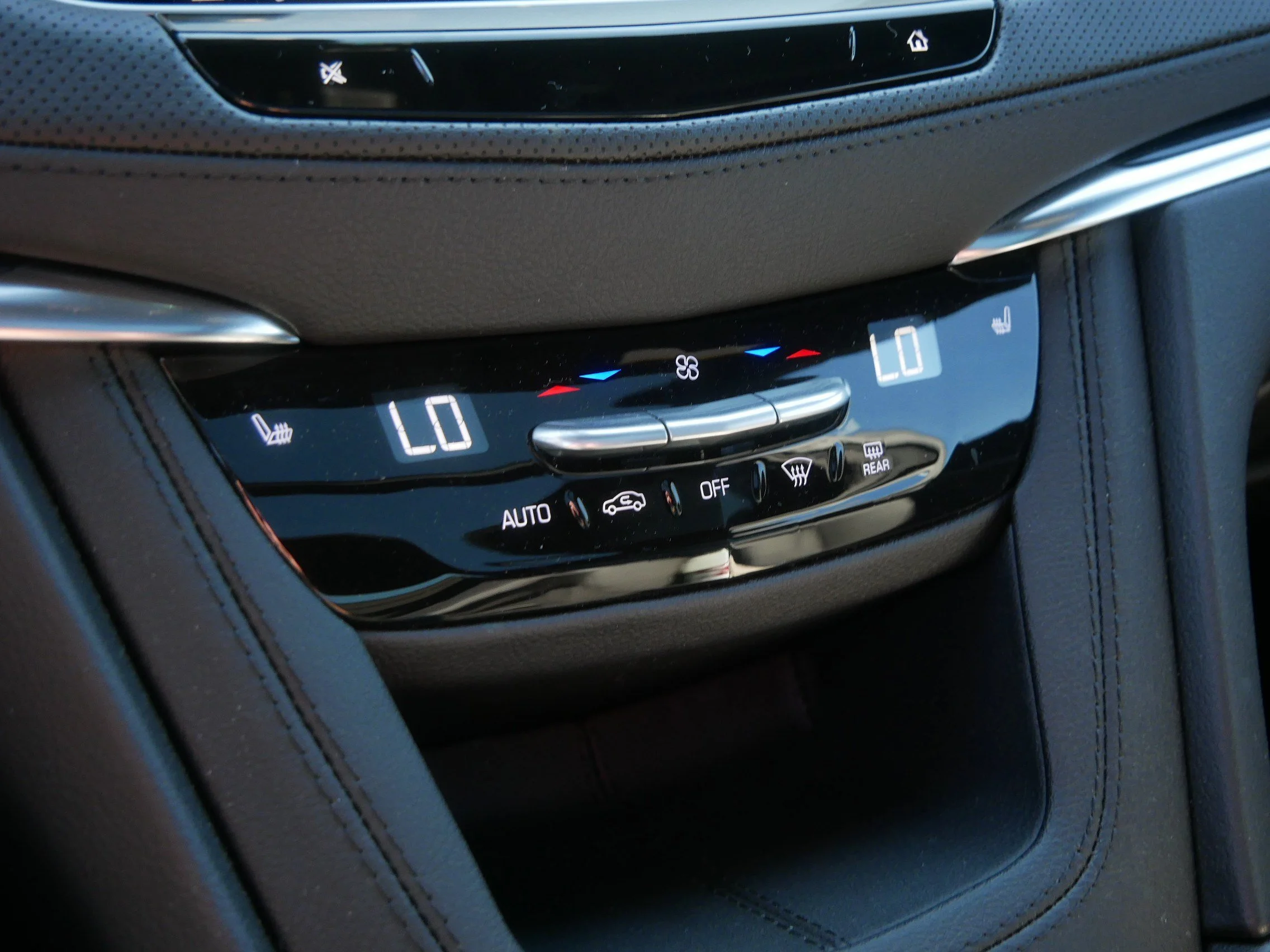 Used 2025 Stellar Black Metallic Cadillac AWD Premium Luxury image 35