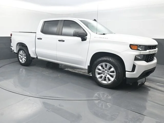 Used 2022 White Chevrolet Custom image 8