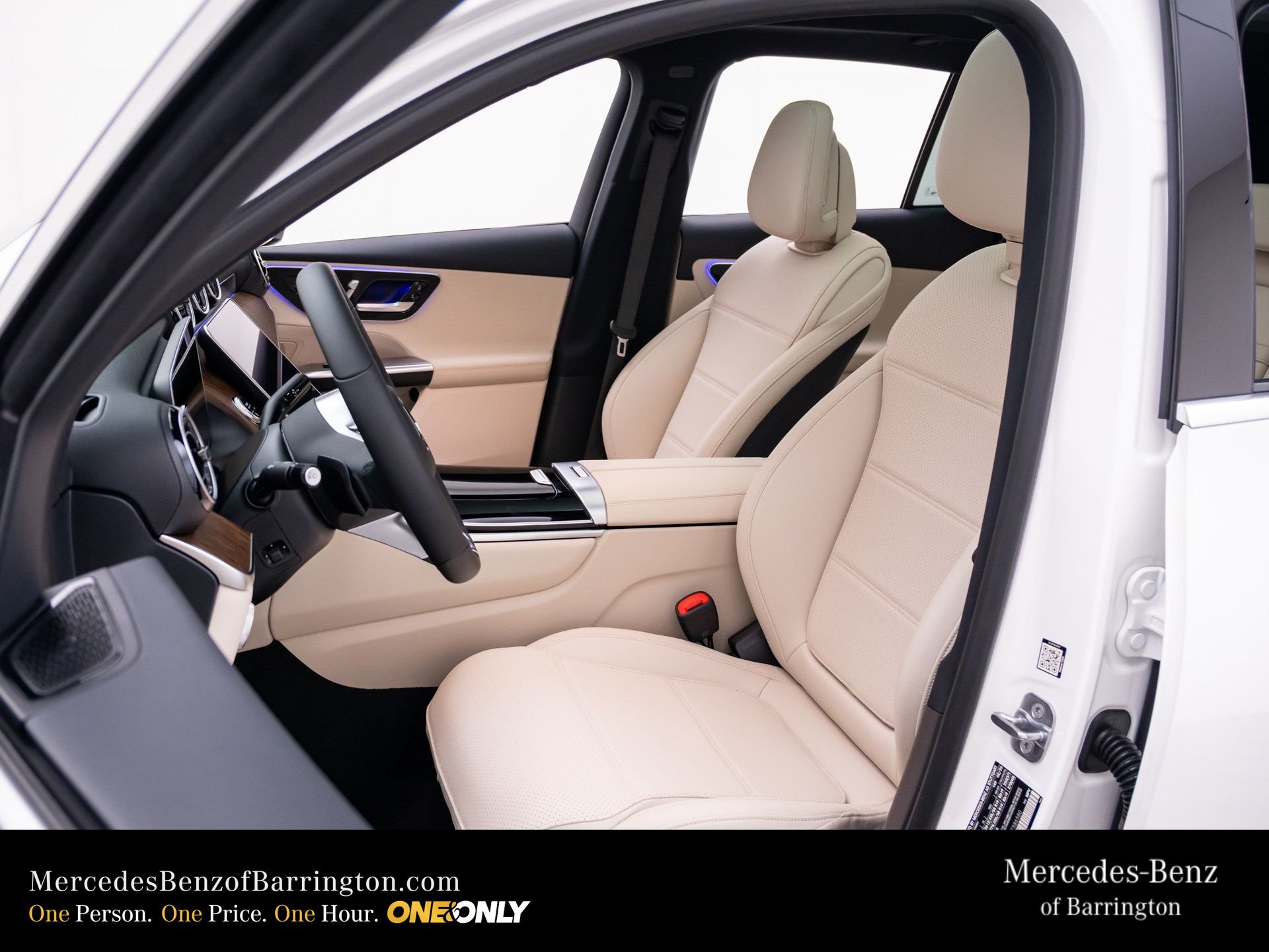 New 2026 Polar White Mercedes-Benz GLC 300 image 18